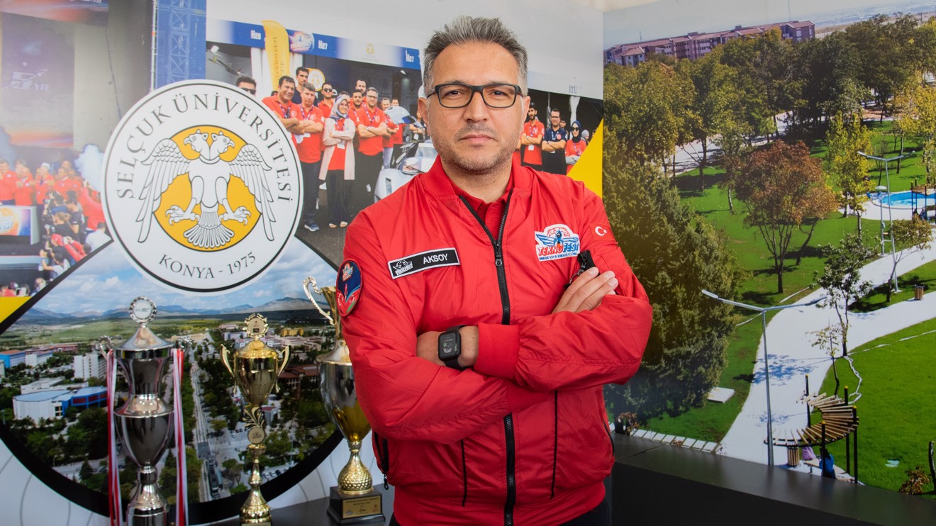 Selçuk Kapsül Hyperloop Takımı, TEKNOFEST’te birincilik ödülü kazandı